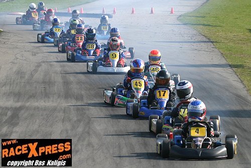 Max Verstappen aan de leiding